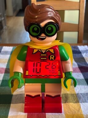 LEGO The Batman Movie "ROBIN" clock 9009358 with cape. EUC. Like New!
